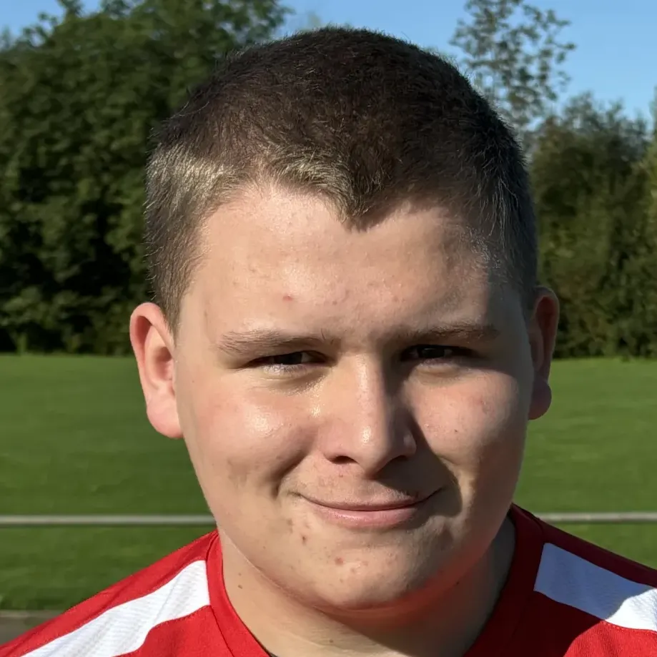 Lukas B.